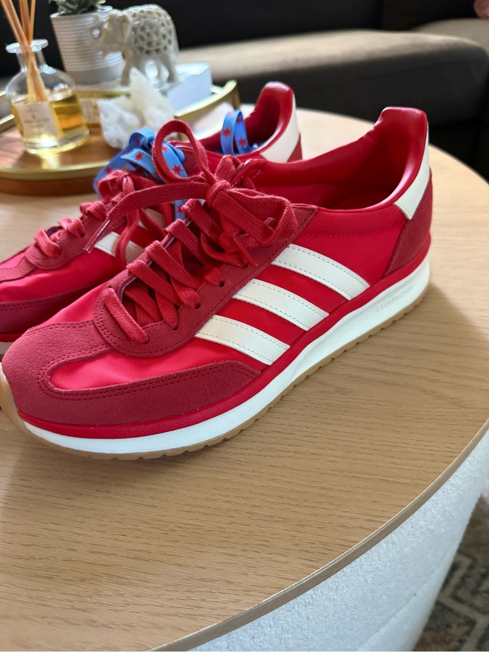 adidas Run 70S 2.0
Women's Retro Runner Sneaker in Red with White Stripes - Picture 4 of 6